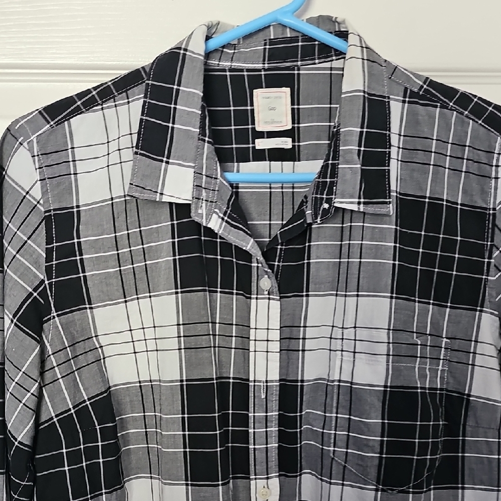 GAP Monochrome Plaid Women's Button Down Shirt